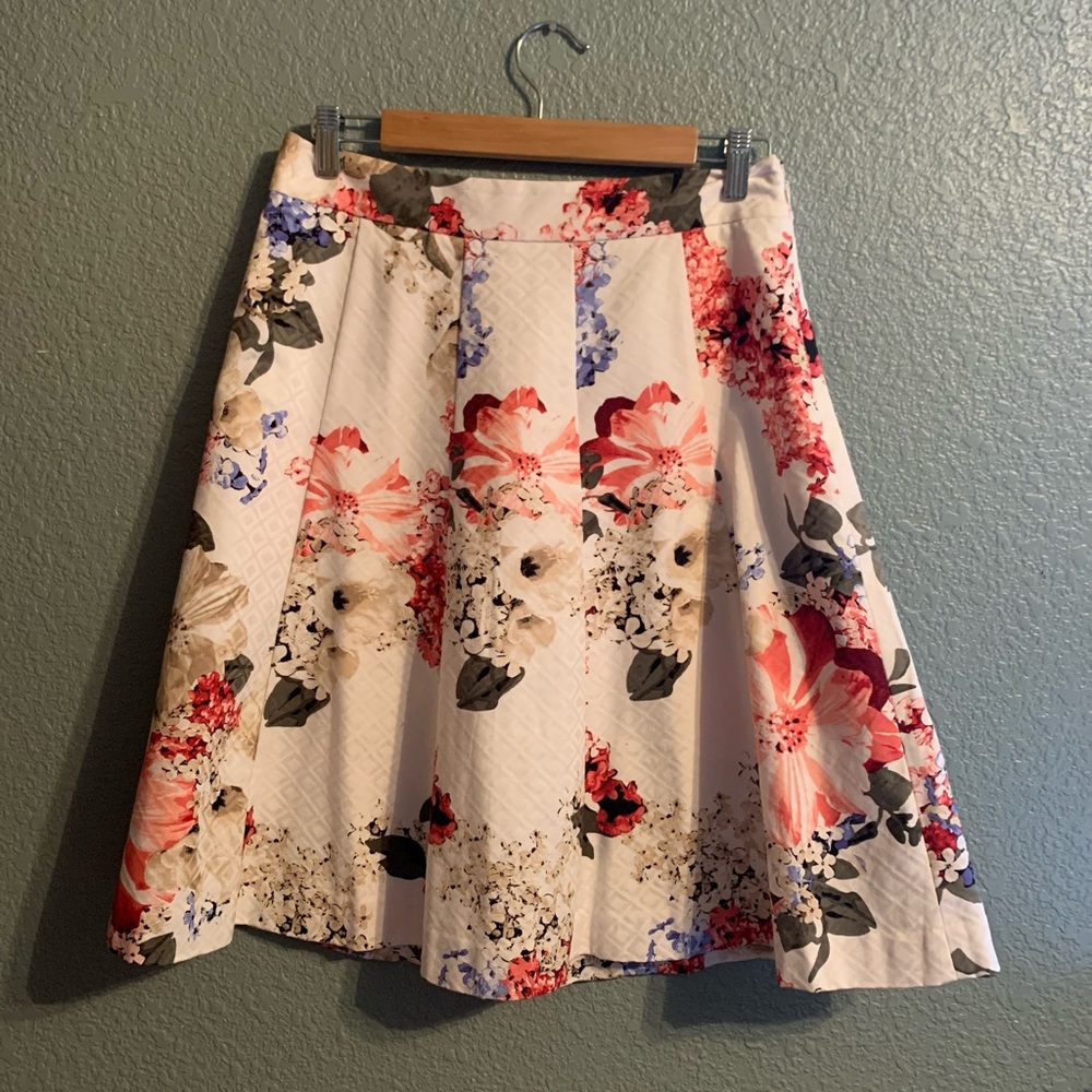 White House Black Market Floral ALine Skirt Size 6